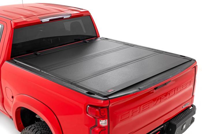 Rough Country - Hard Tri-Fold Flip Up Bed Cover 6 Foot 7 Inch Bed Chevy/GMC Sierra 1500 (19-26)/Silverado 1500 (19-26) Rough Country