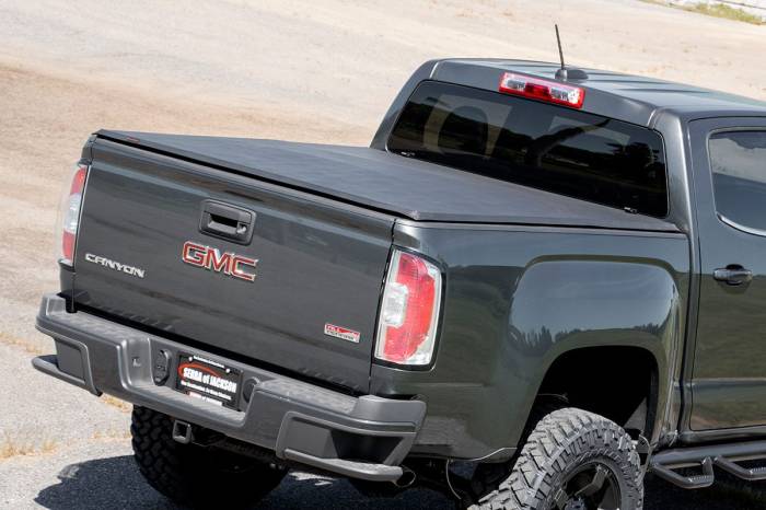 Rough Country - Soft Tri-Fold Bed Cover 5 Foot Bed Chevy/GMC Canyon/Colorado 2WD/4WD (15-22) Rough Country