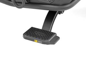 Rough Country - Retractable Bed Step Manual Pull Jeep Gladiator JT 4WD (2020-2025) Rough Country - Image 4