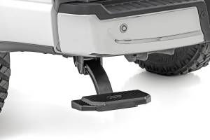 Rough Country - Retractable Bed Step Manual Pull Ford F-150 (21-26)/F-150 Lightning (22-26) Rough Country - Image 3