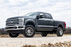 2 Inch Leveling Kit Track Bar Bracket Ford F-250/F-350 Super Duty (17-26) Rough Country