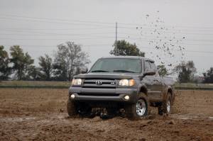 Rough Country - 2.5 Inch Leveling Kit Toyota Tundra 2WD/4WD (2000-2006) Rough Country - Image 3