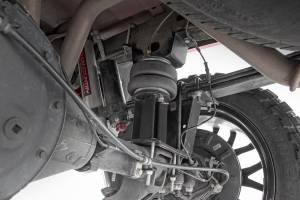 Rough Country - Air Spring Kit w/compressor 6-7.5 Inch Lift Kit Silverado/Sierra 1500 (07-18 & Classic) Rough Country - Image 5