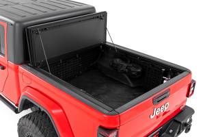 Rough Country - Hard Tri-Fold Flip Up Bed Cover 5 Foot Bed Jeep Gladiator JT 4WD (2020-2025) Rough Country - Image 2