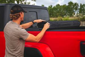 Rough Country - Hard Roll Up Bed Cover 5 Foot Bed Jeep Gladiator JT 4WD (2020-2025) Rough Country - Image 5