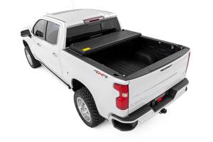 Rough Country - Hard Low Profile Bed Cover 6 Foot 7 Inch Bed Chevy/GMC Sierra 1500 (19-26)/Silverado 1500 (19-26) Rough Country - Image 4
