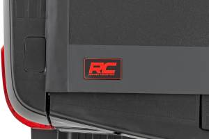 Rough Country - Hard Low Profile Bed Cover 6 Foot 10 Inch Bed Ford F-250/F-350 Super Duty (17-26) Rough Country - Image 3