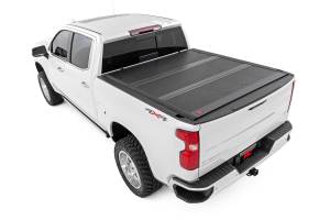 Rough Country - Hard Low Profile Bed Cover 5 Foot 10 Inch Bed Chevy/GMC Sierra 1500 (19-26)/Silverado 1500 (19-26) Rough Country - Image 3