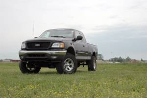Rough Country - 5 Inch Lift Kit Ford F-150 4WD (1997-2003) Rough Country - Image 2