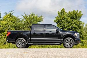 Rough Country - 3/4 Inch Front Leveling Kit Lowers Rear 1.5 Inches Ford F-150 Lightning (22-26) Rough Country - Image 5