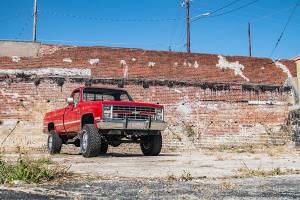 Rough Country - 4 Inch Lift Kit 56 Inch Rear Springs Chevy/GMC 3/4-Ton Suburban/C25/K25 Truck (73-76) Rough Country - Image 4