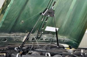 Rough Country - Hood Struts Hydraulic Jeep Wrangler TJ (97-06)/Wrangler Unlimited (04-06) Rough Country - Image 2