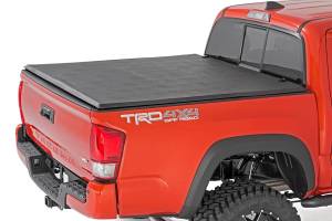 Rough Country - Soft Tri-Fold Bed Cover 5 Foot Bed Dbl Cab Toyota Tacoma 2WD/4WD (16-23) Rough Country - Image 3