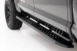 RPT2 Running Board Crew Cab Black Toyota Tundra 2WD/4WD (2007-2021) Rough Country